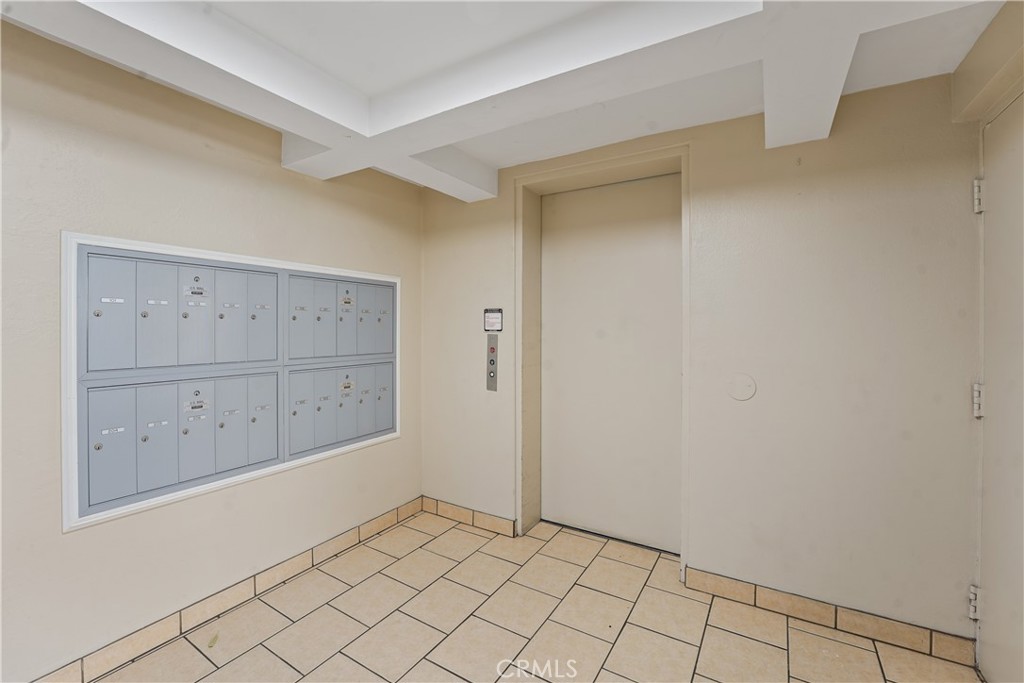 3600 East 4th Street, Unit 203 Long Beach, CA 90814 - Photo 19 of 21 Elevator/Mailbox lobby