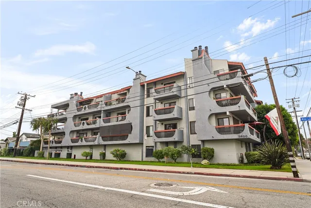 $669,000 | 3600 East 4th Street, Unit 203, Long Beach, CA 90814
