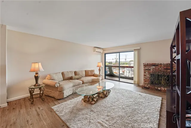 $669,000 | 3600 East 4th Street, Unit 203, Long Beach, CA 90814