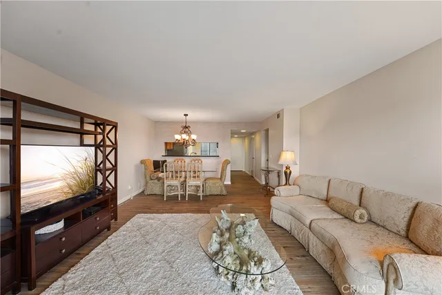 $669,000 | 3600 East 4th Street, Unit 203, Long Beach, CA 90814