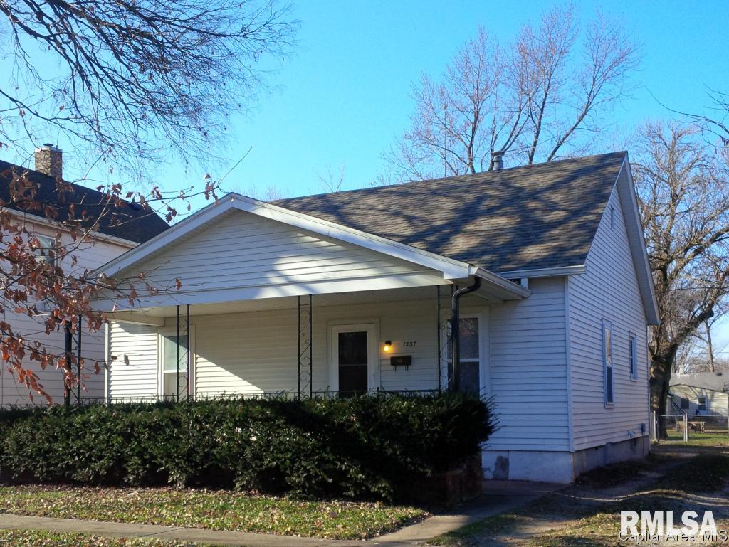 1237 Ledlie Avenue Springfield, IL 62702 - Photo 1 of 10