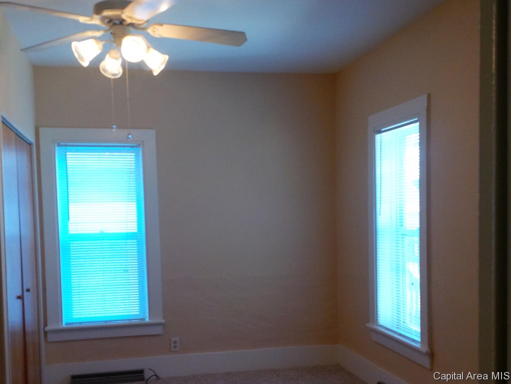 1237 Ledlie Avenue Springfield, IL 62702 - Photo 5 of 10