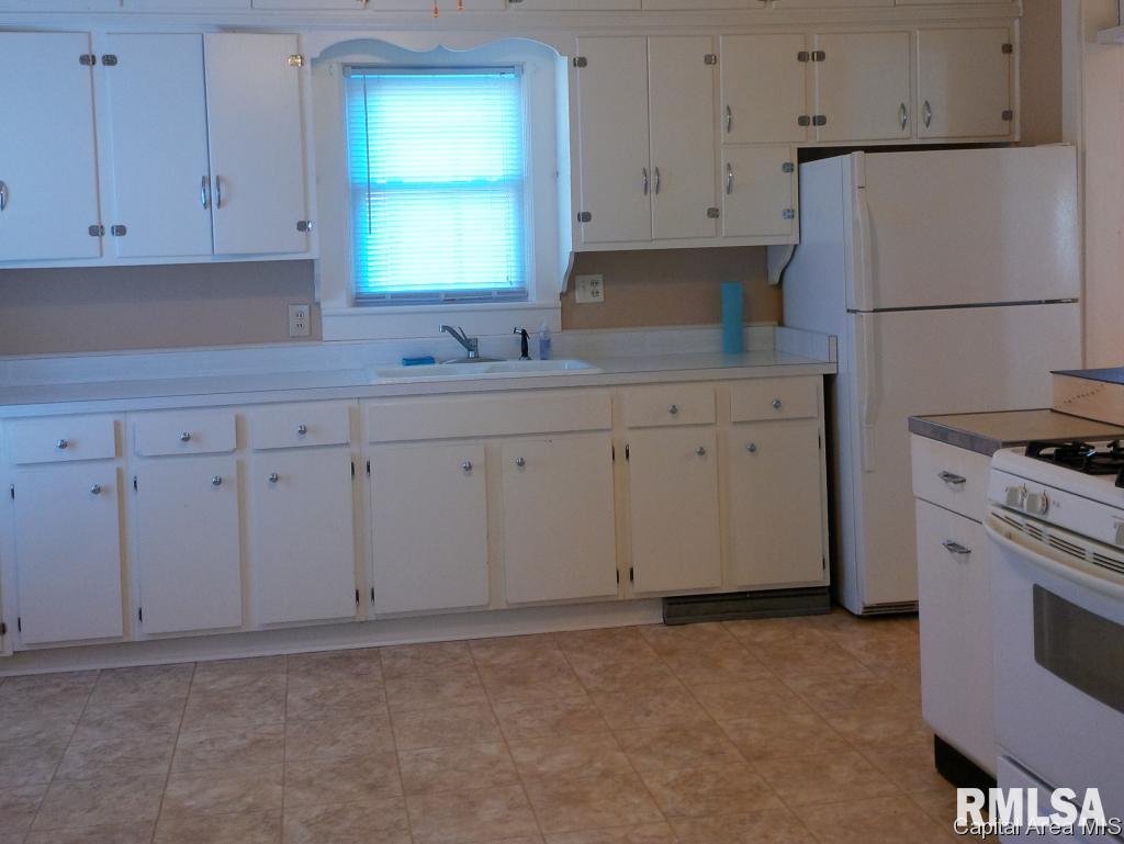 1237 Ledlie Avenue Springfield, IL 62702 - Photo 7 of 10