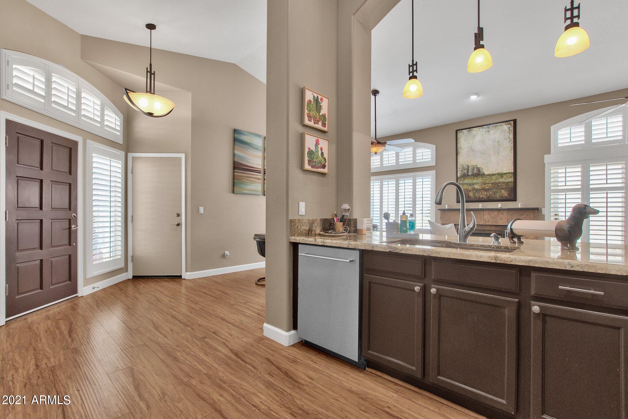 1138 East Amberwood Drive Phoenix, AZ 85048 - Photo 11 of 42 Kitchen