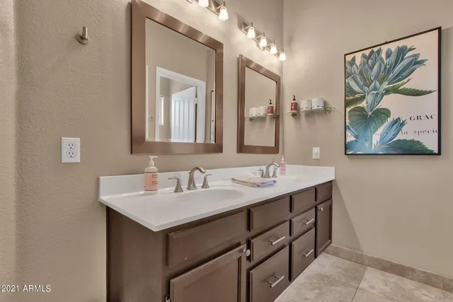 $4,000 | 1138 East Amberwood Drive, Phoenix, AZ 85048