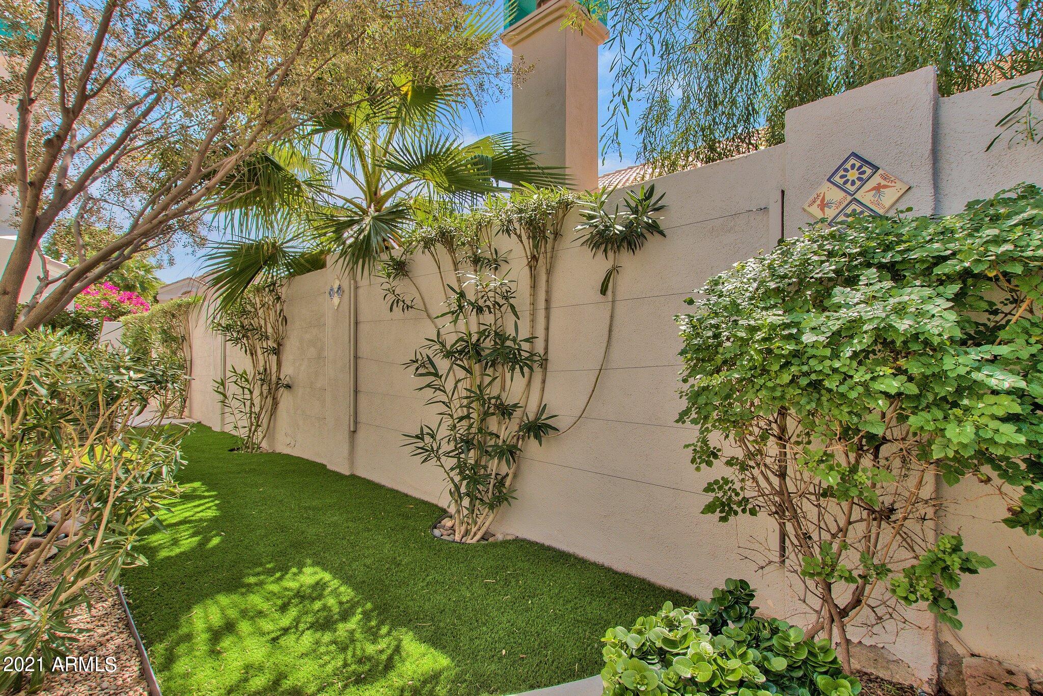 1138 East Amberwood Drive Phoenix, AZ 85048 - Photo 34 of 42 Side Yard