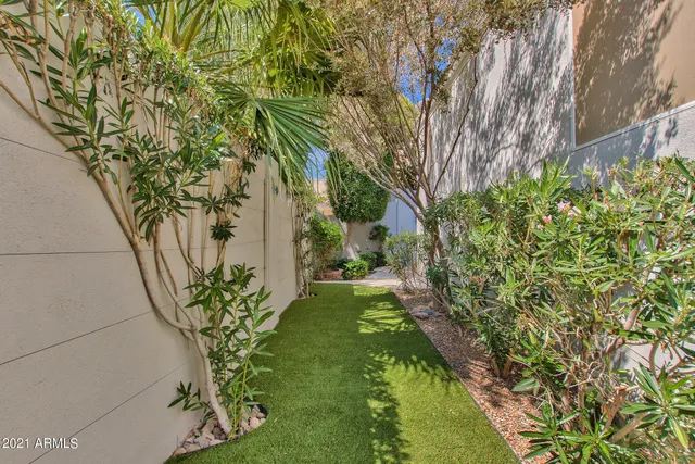 $4,000 | 1138 East Amberwood Drive, Phoenix, AZ 85048