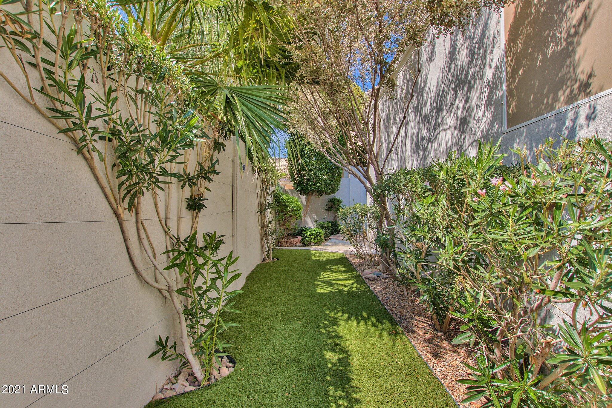 1138 East Amberwood Drive Phoenix, AZ 85048 - Photo 35 of 42 Side Yard