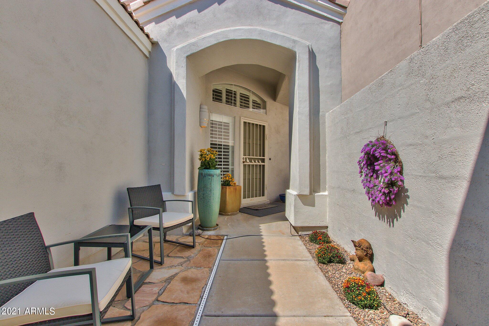1138 East Amberwood Drive Phoenix, AZ 85048 - Photo 5 of 42 Courtyard