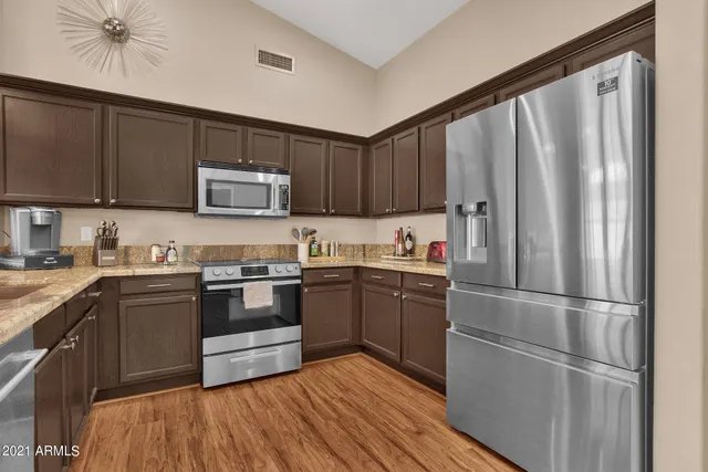 $4,000 | 1138 East Amberwood Drive, Phoenix, AZ 85048