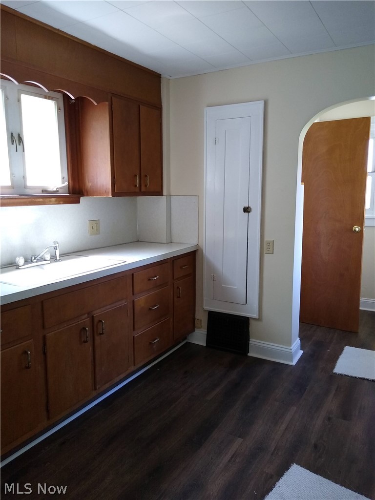 2606 10th Street Southwest Canton, OH 44710 - Photo 4 of 8