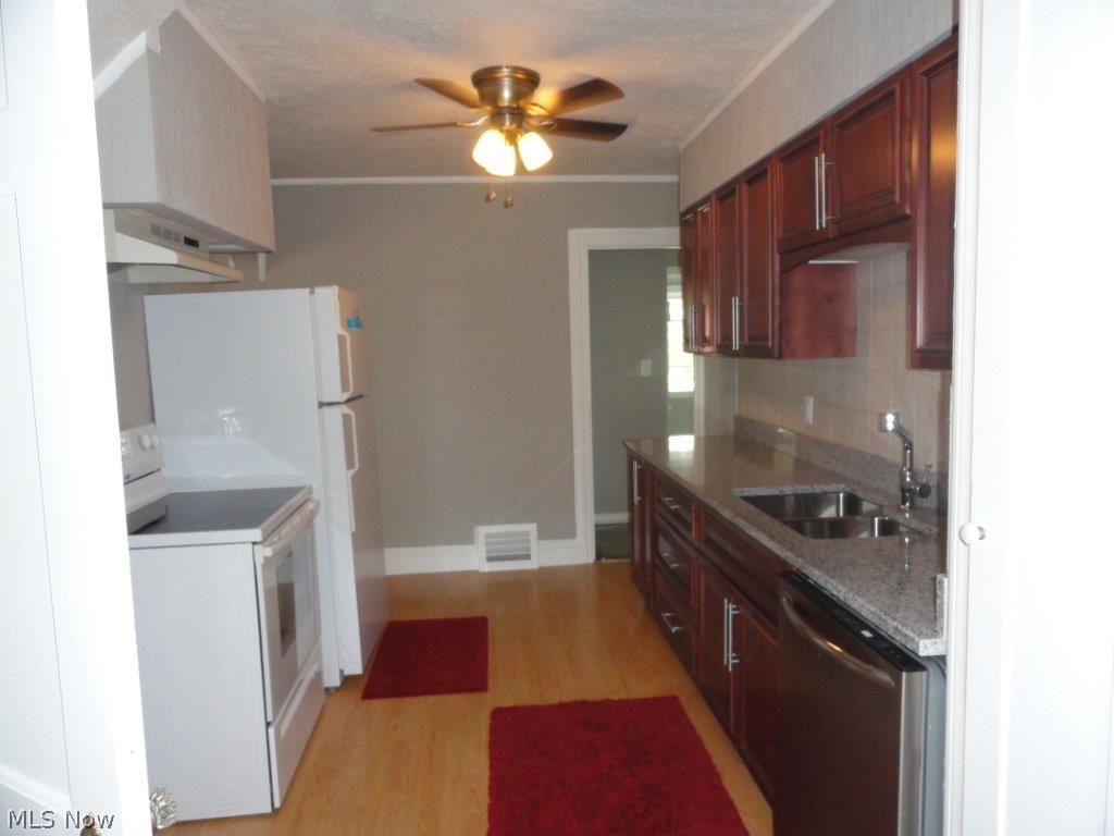 6406 Monmouth Road Parma, OH 44129 - Photo 11 of 25