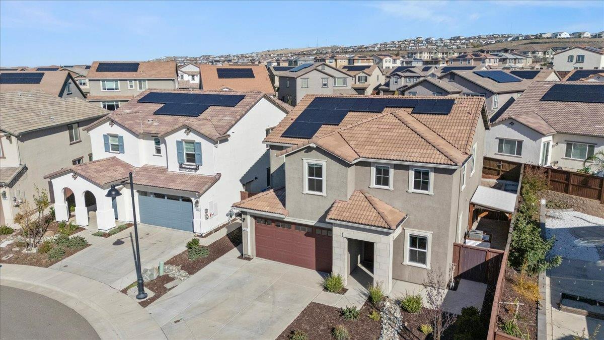 4828 Aldridge Ravine Court Folsom, CA 95630 - Photo 37 of 43 an aerial view of residential houses with parking space