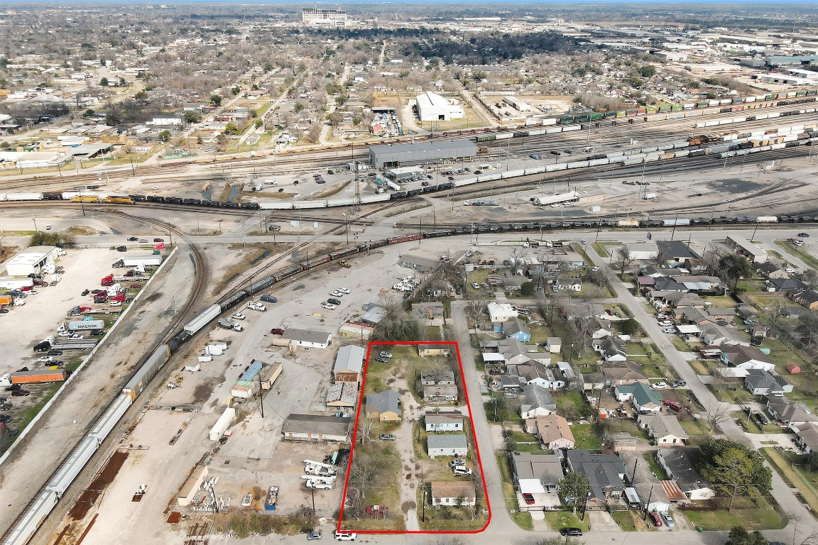 5817 Downing Street Houston, TX 77020 - Photo 9 of 10