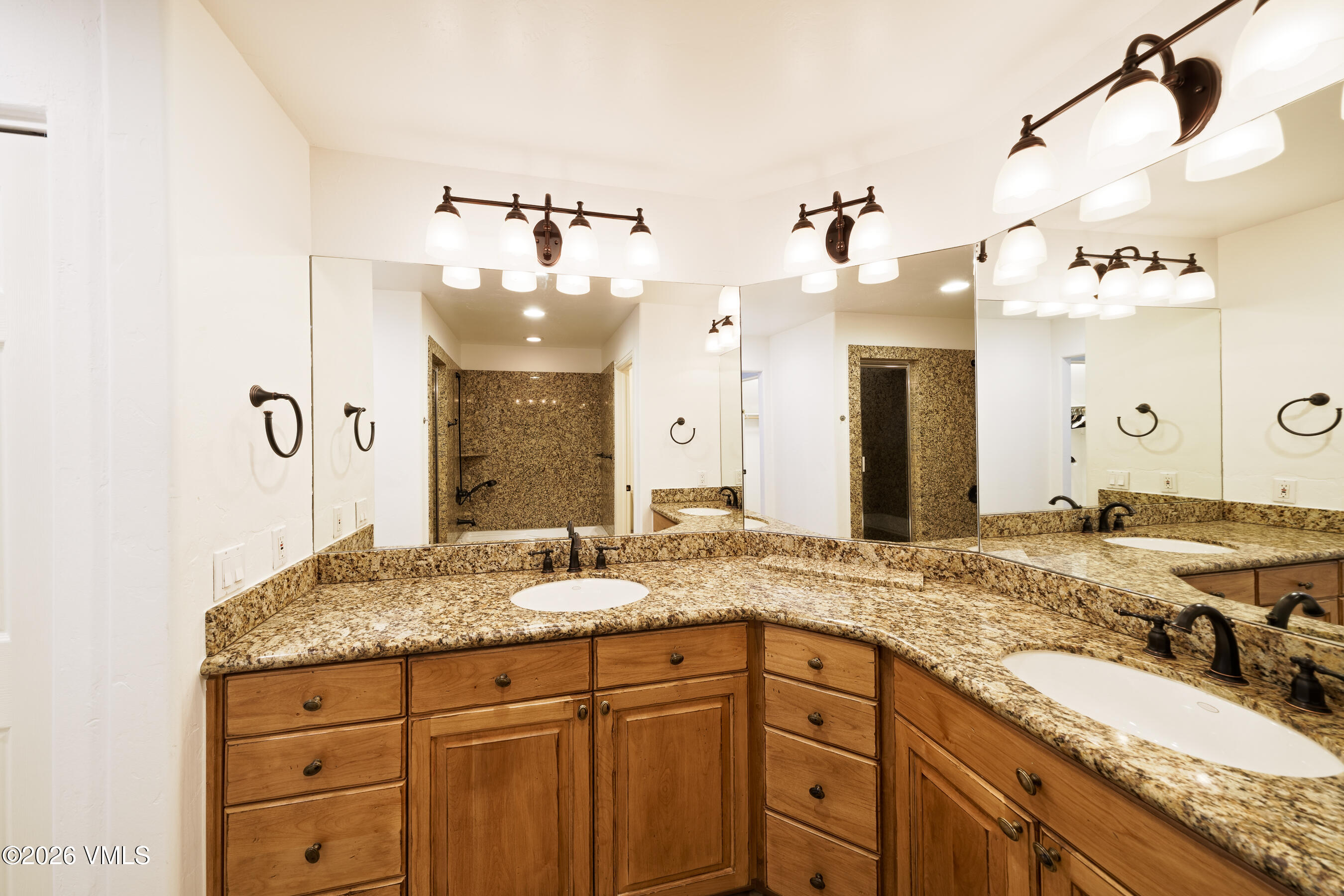 1890 Lions Ridge Loop, Unit 10 Vail, CO 81657 - Photo 17 of 48 1890_Lions_Ridge_Loop_#10_044