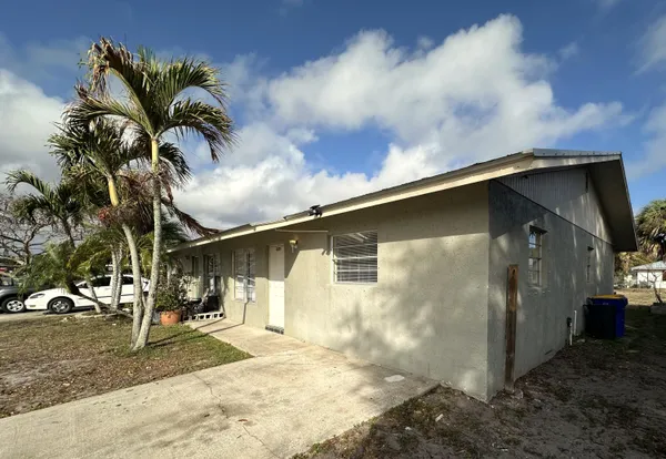 $575,500 | 3365 Southeast Garden Street, Unit 3365, Stuart, FL 34997