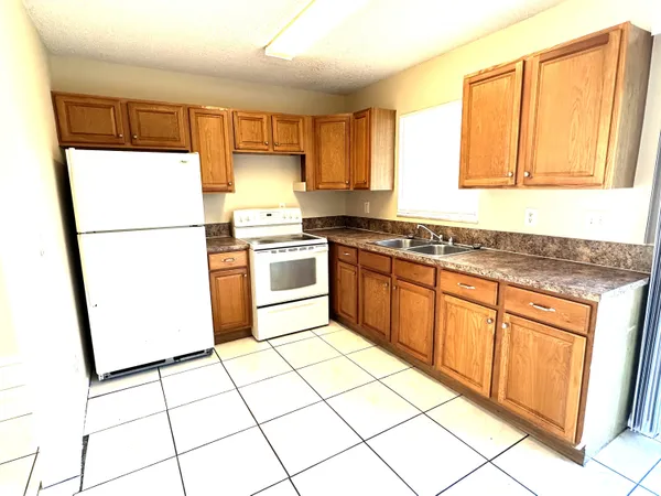 $575,500 | 3365 Southeast Garden Street, Unit 3365, Stuart, FL 34997