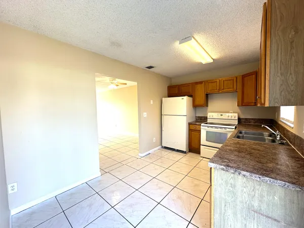 $575,500 | 3365 Southeast Garden Street, Unit 3365, Stuart, FL 34997