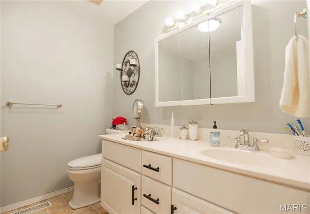 $515,000 | 875 Ripley 142e-38, Naylor, MO 63953