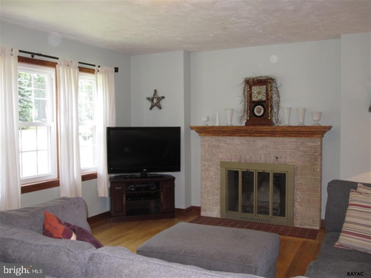 140 Clearview Road Hanover, PA 17331 - Photo 3 of 31 Gallery Image 3