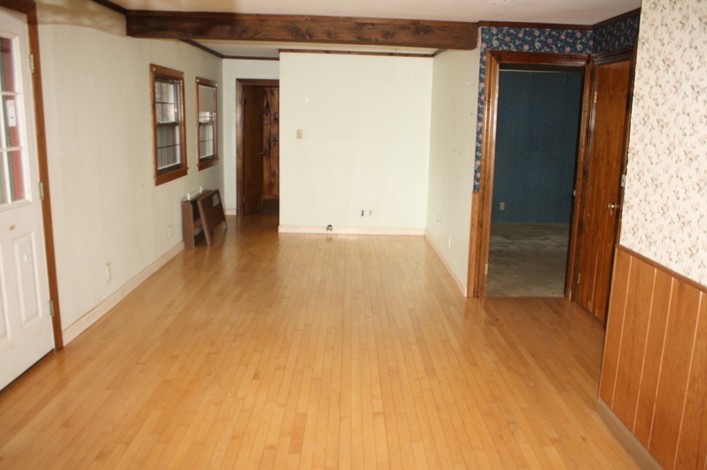 25 Country Club Road Greenfield, MA 01301 - Photo 7 of 10 Gallery Image 7