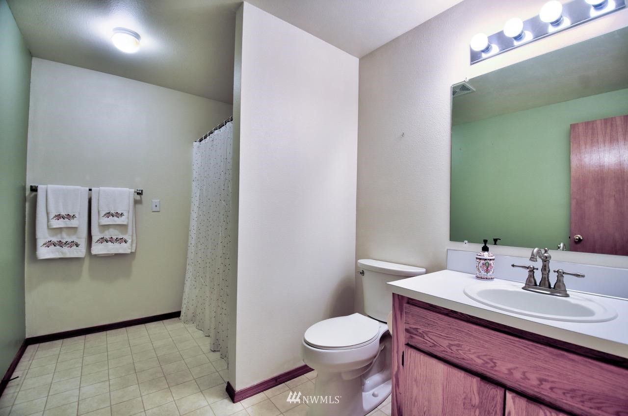18507 Elderberry Street Southwest Rochester, WA 98579 - Photo 14 of 34