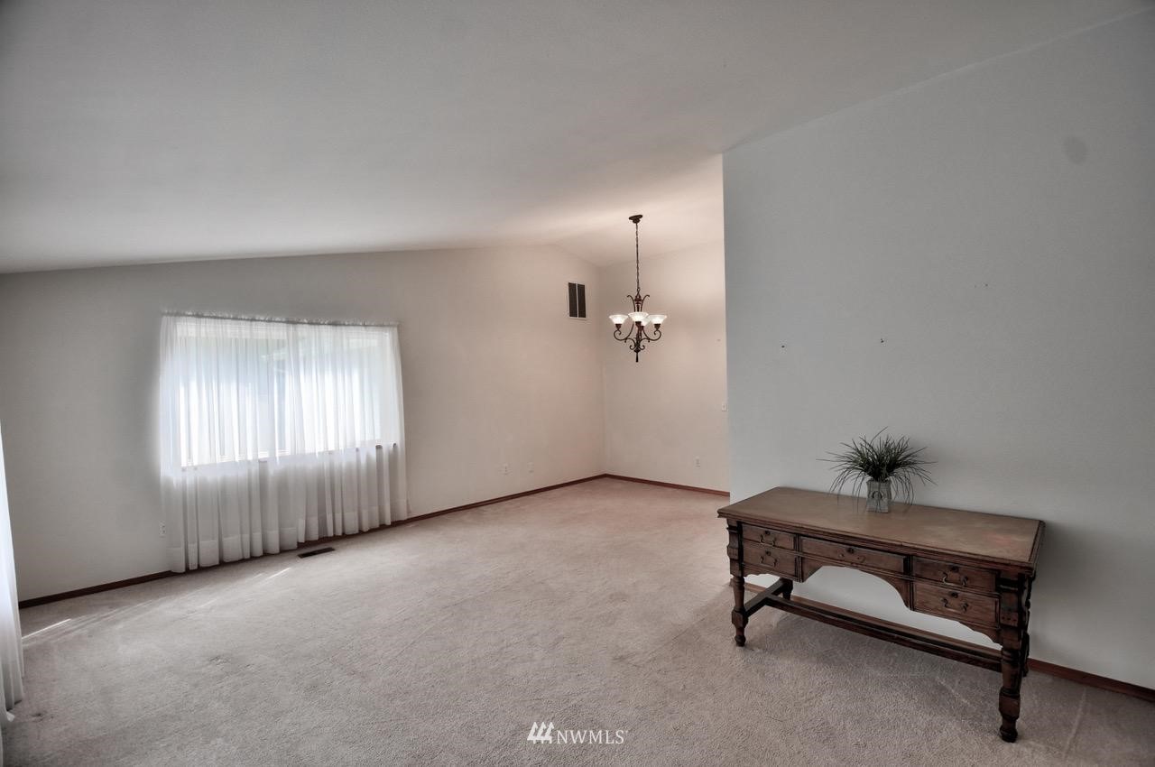 18507 Elderberry Street Southwest Rochester, WA 98579 - Photo 5 of 34