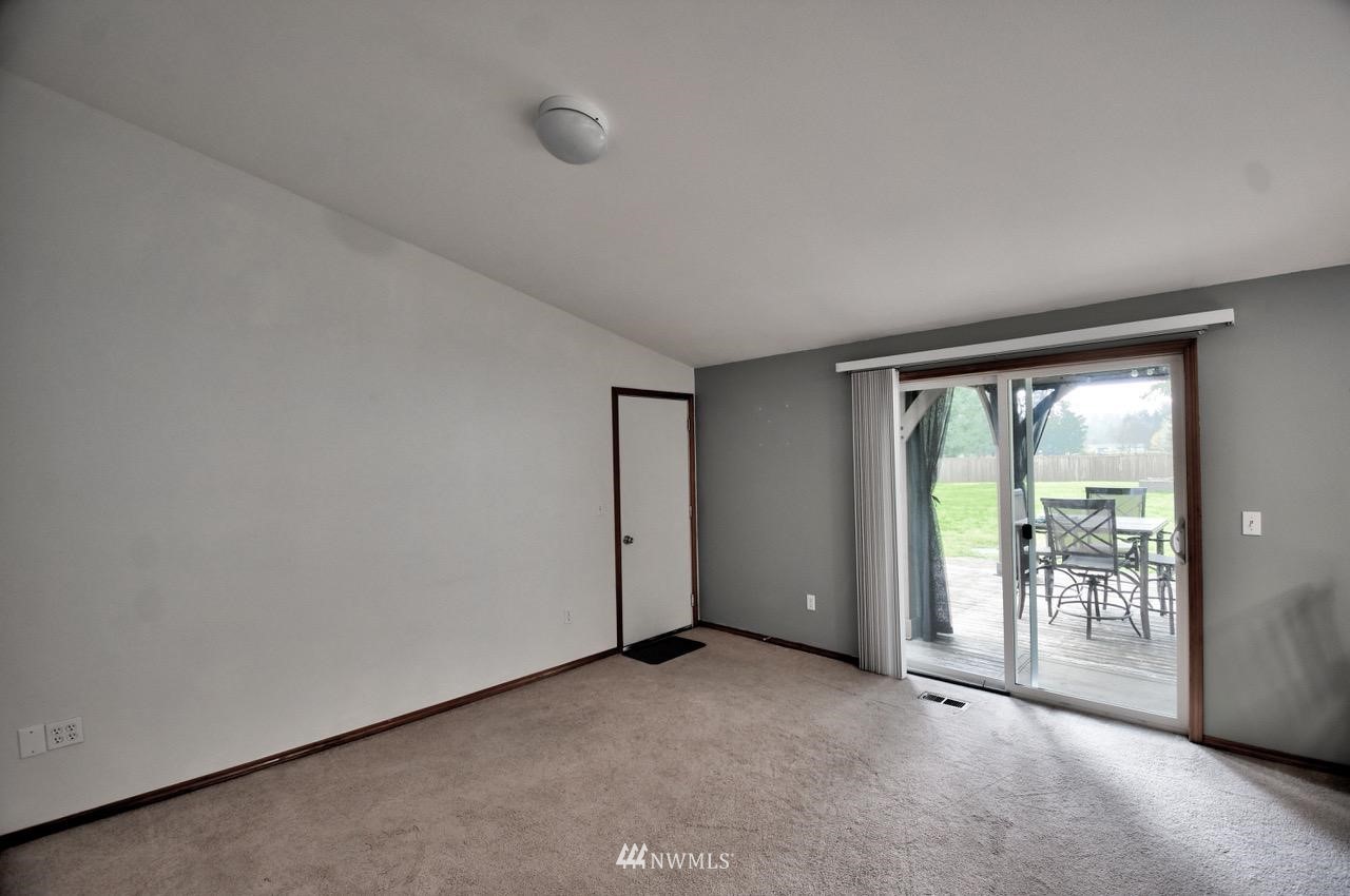 18507 Elderberry Street Southwest Rochester, WA 98579 - Photo 7 of 34