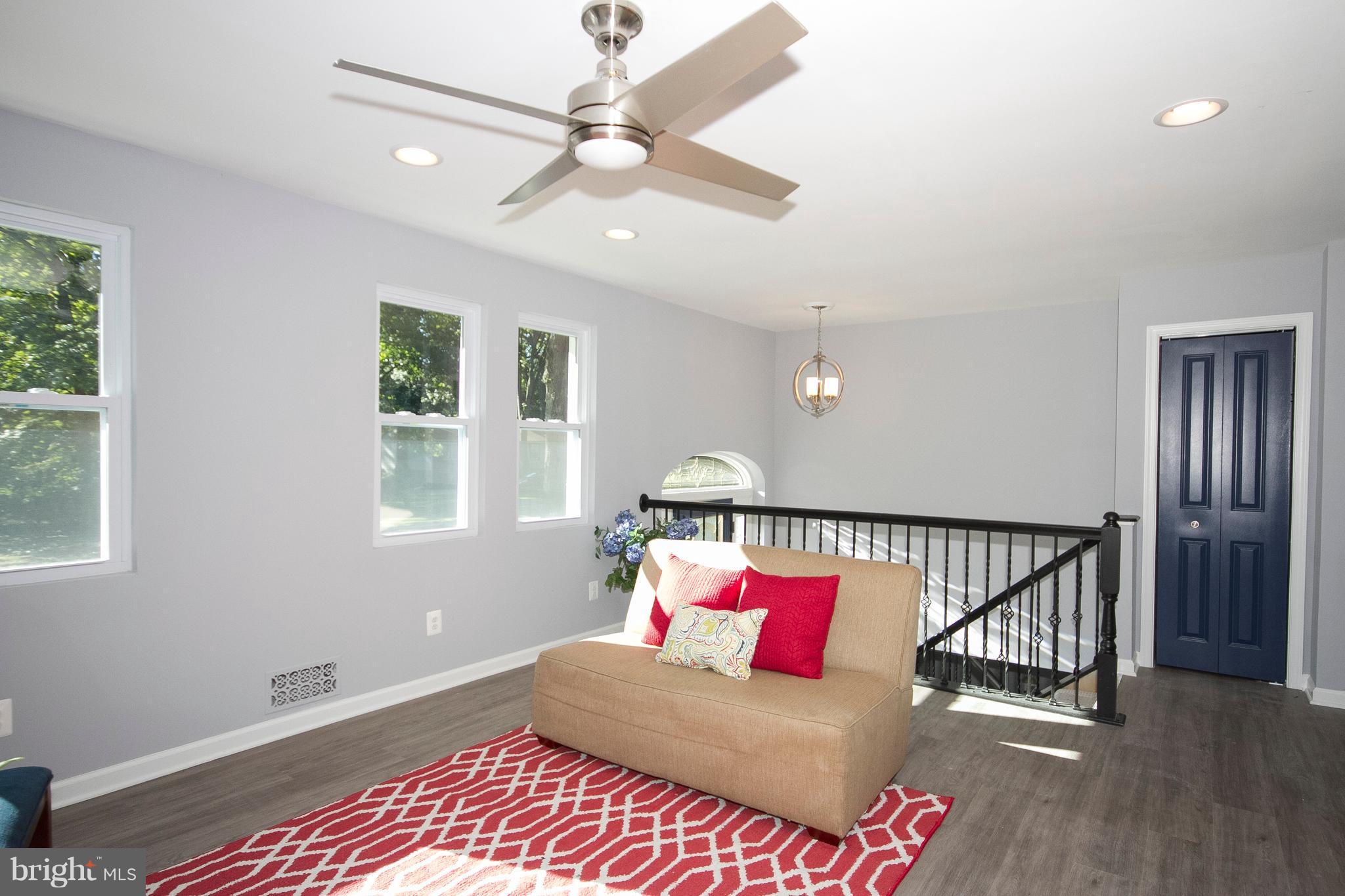 8414 Alvin Road Pasadena, MD 21122 - Photo 3 of 28 Living Room