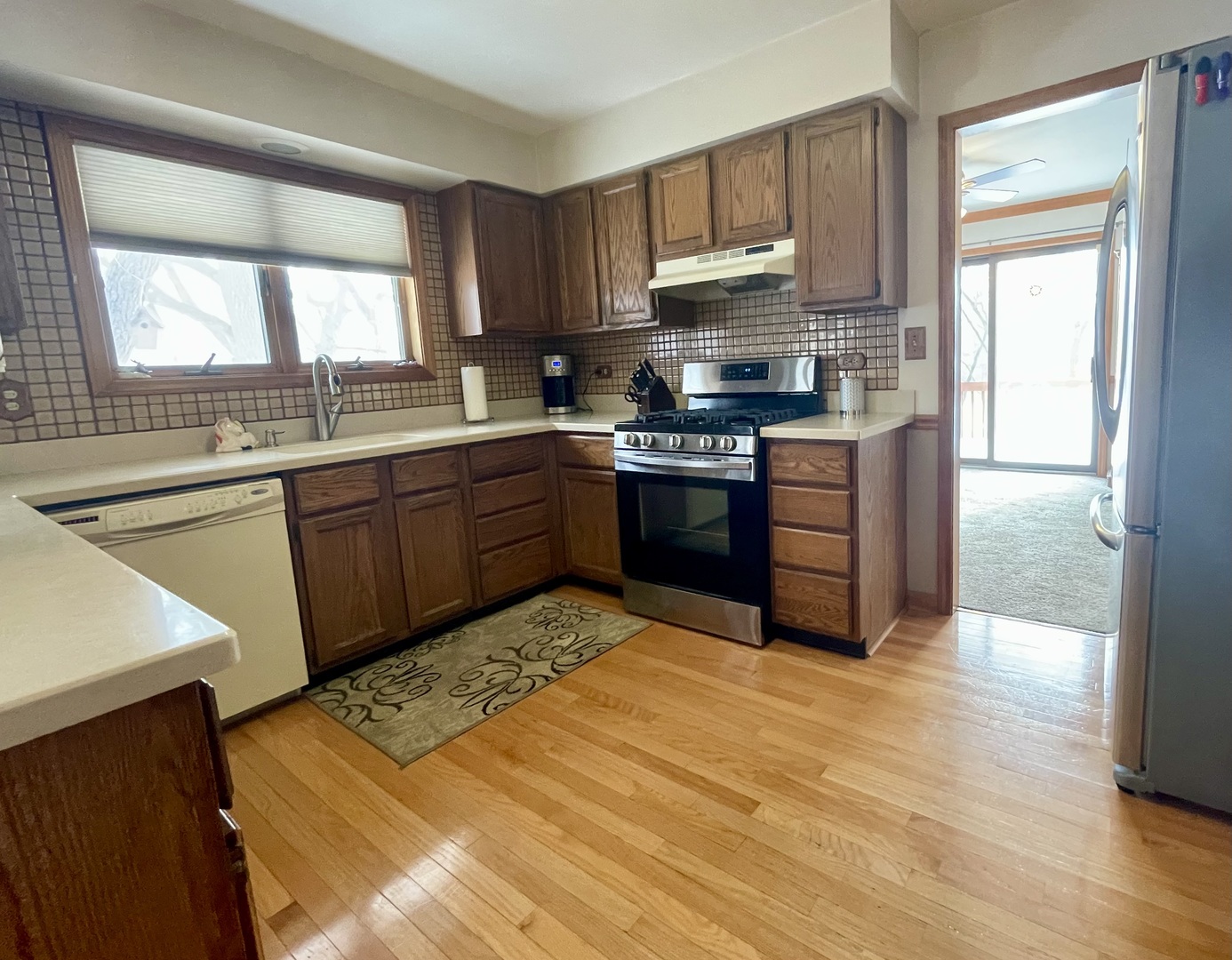 26W357 Jewell Road Winfield, IL 60190 - Photo 8 of 25 Gallery Image 8