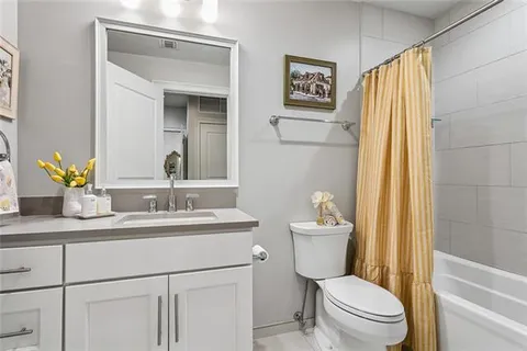$725,000 | 731 St Charles Avenue, Unit 413, New Orleans, LA 70130