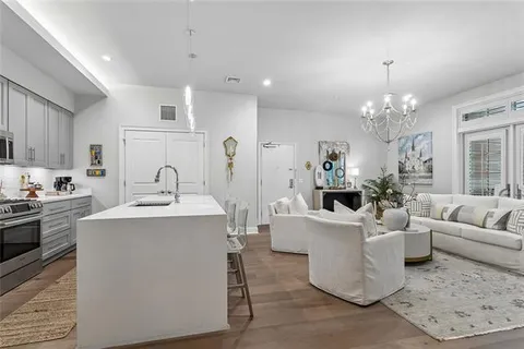 $725,000 | 731 St Charles Avenue, Unit 413, New Orleans, LA 70130