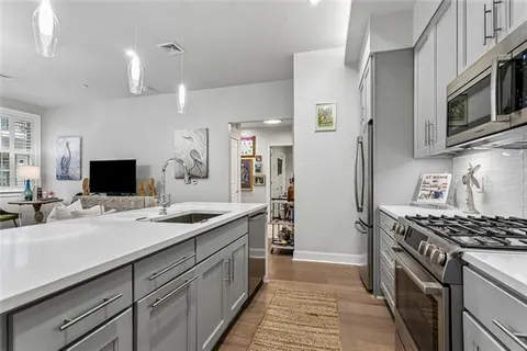 $725,000 | 731 St Charles Avenue, Unit 413, New Orleans, LA 70130