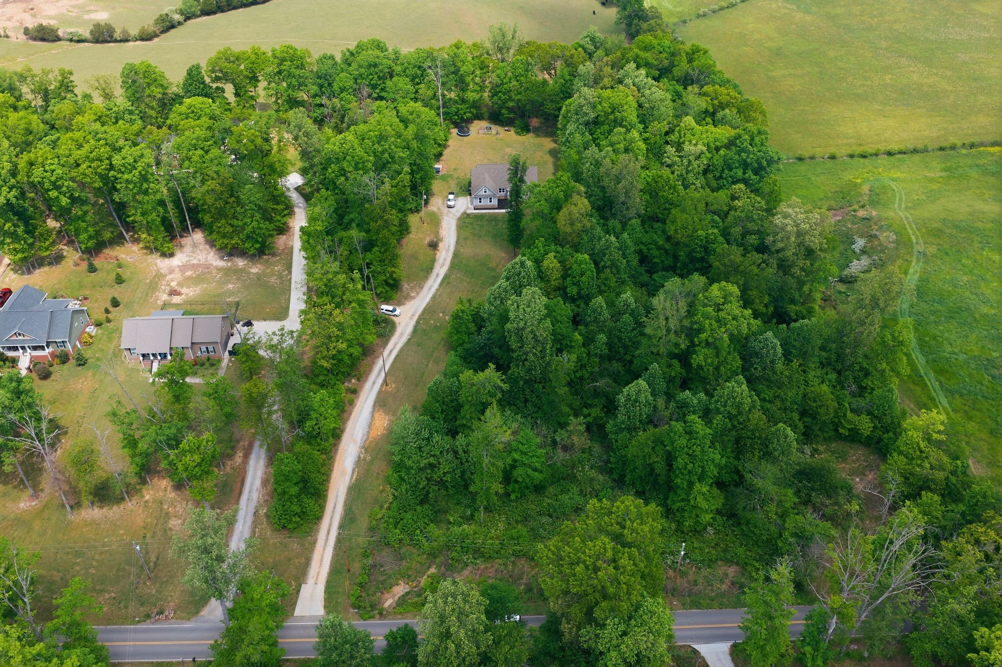 1091 Garton Road Burns, TN 37029 - Photo 2 of 31