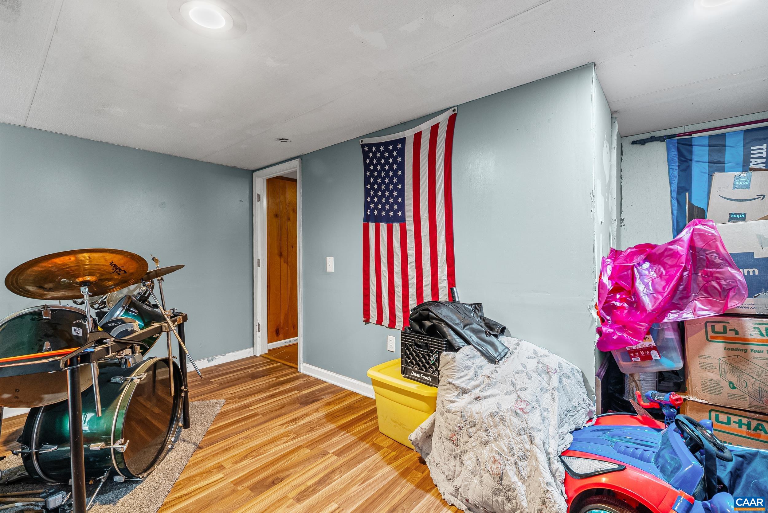 386 Cub Creek Road Appomattox, VA 24522 - Photo 22 of 44 a bedroom with a bed and a closet