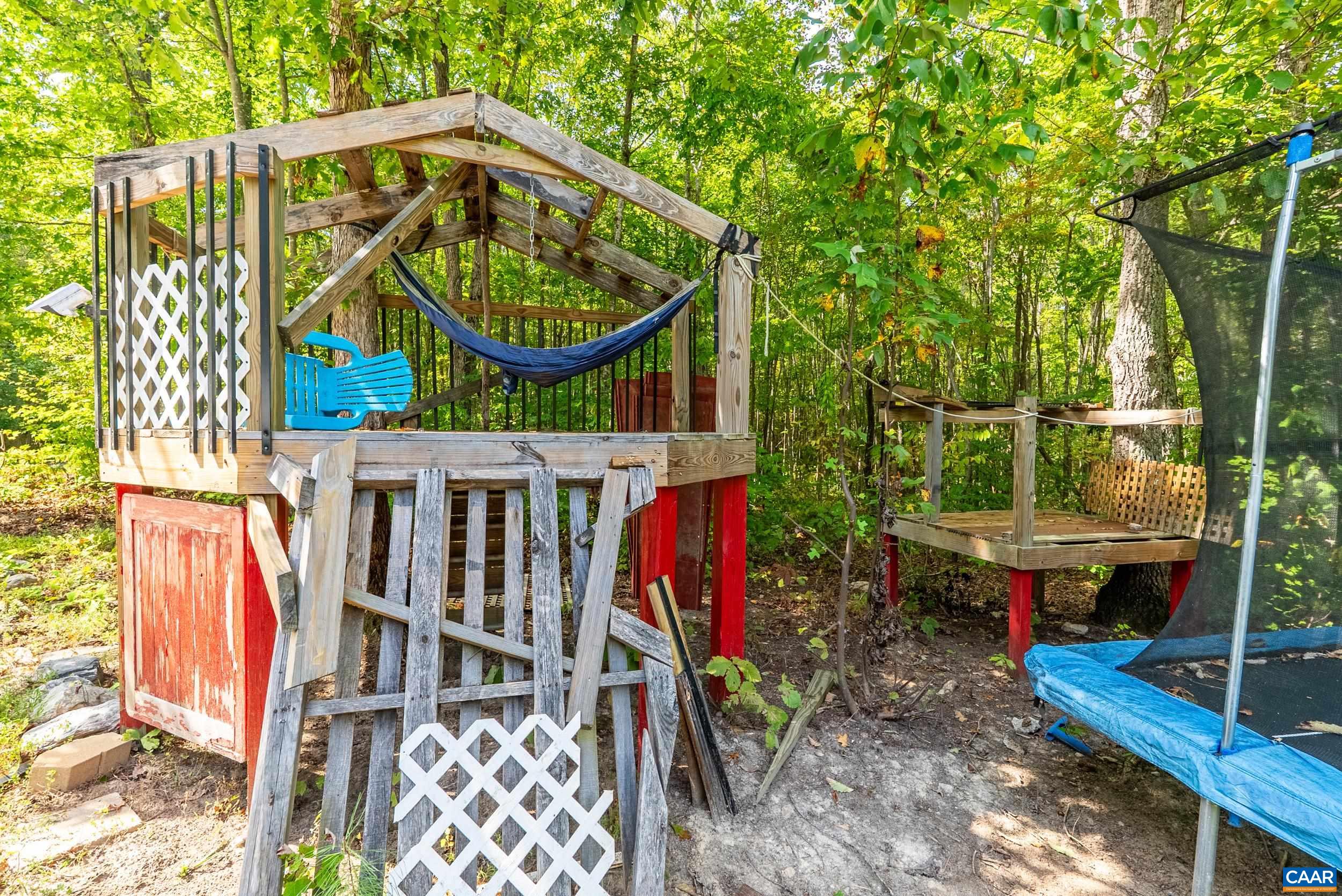 386 Cub Creek Road Appomattox, VA 24522 - Photo 39 of 44 an outdoor space with furniture