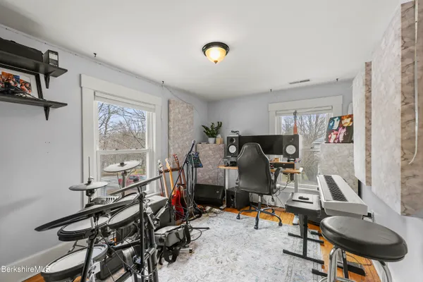 $319,900 | 27 Morgan Street, Pittsfield, MA 01201