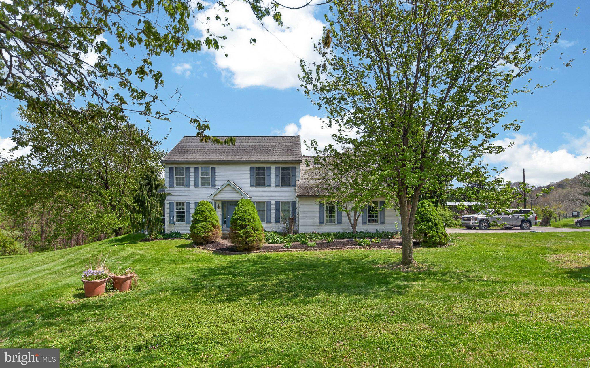 45 Latham Road Nottingham, PA 19362 - Photo 4 of 80 Charming home on lush green grounds.
