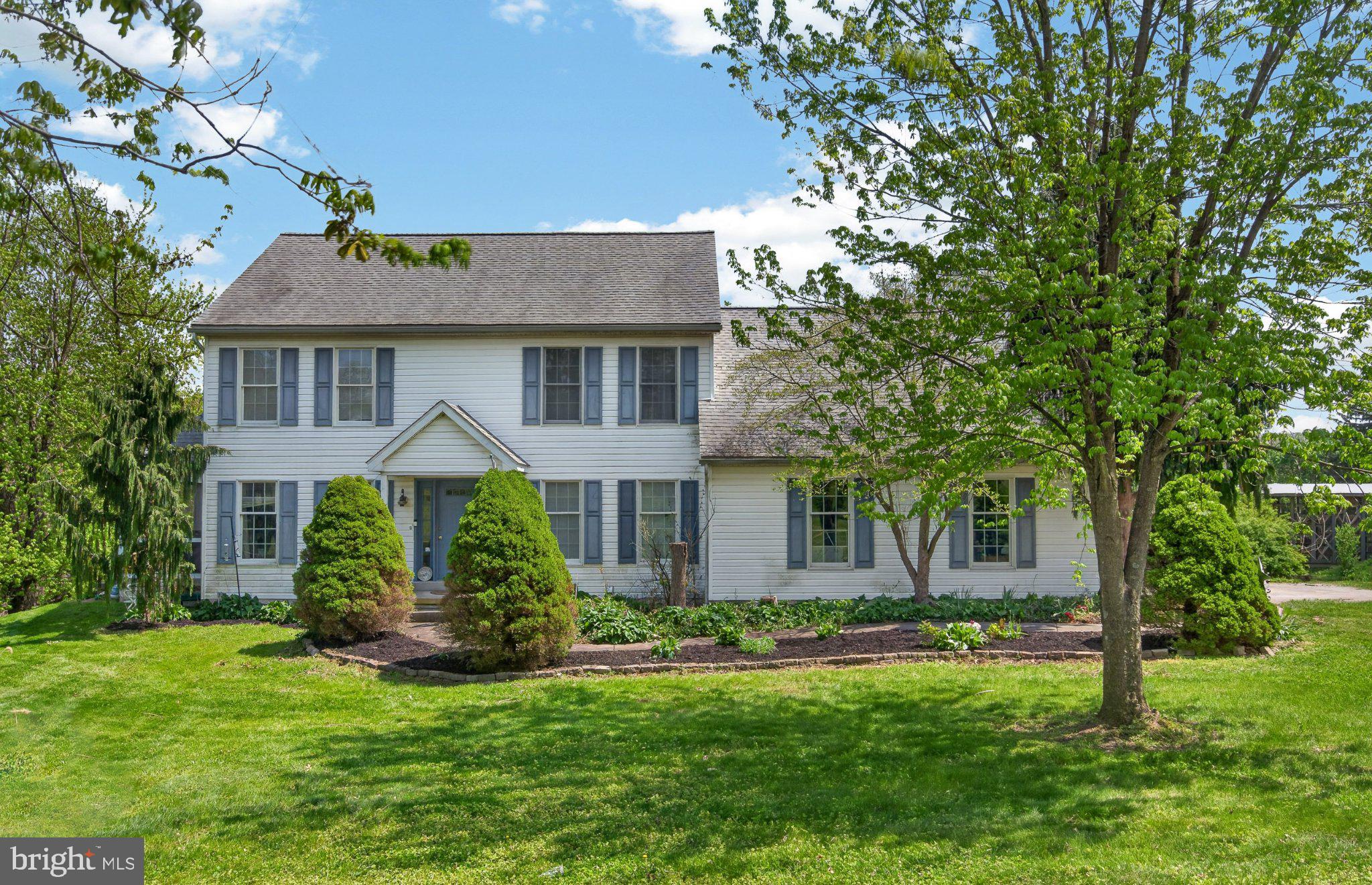45 Latham Road Nottingham, PA 19362 - Photo 5 of 80 Charming home with lush greenery.
