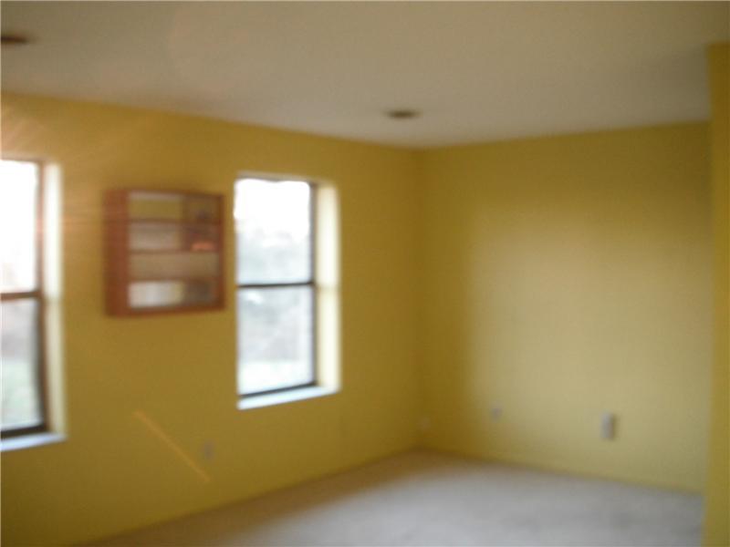 307 Springdale Road Aurora, IN 47001 - Photo 6 of 10 Gallery Image 6