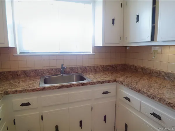 $3,600 | 1465 Burke Avenue, Unit 2 | Baychester