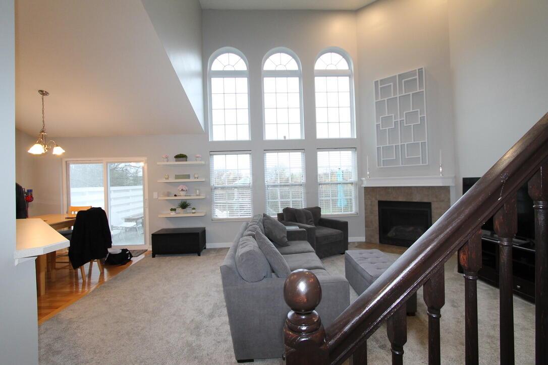 4836 Heath Trails Road Hilliard, OH 43026 - Photo 4 of 32 Great Room w/ wall of windows