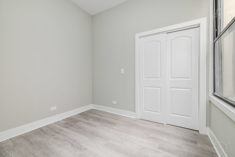 2448 South Oakley Avenue, Unit 2F Chicago, IL 60608 - Photo 12 of 14 a view of an empty room