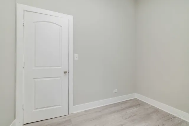 $2,200 | 2448 South Oakley Avenue, Unit 2F, Chicago, IL 60608