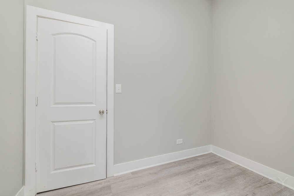 2448 South Oakley Avenue, Unit 2F Chicago, IL 60608 - Photo 14 of 14 a view of an empty room