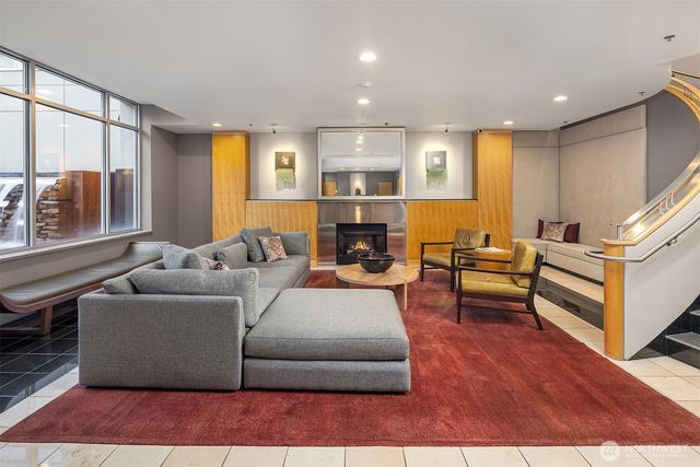 $1,775,000 | 2929 1st Avenue, Unit 1200, Seattle, WA 98121