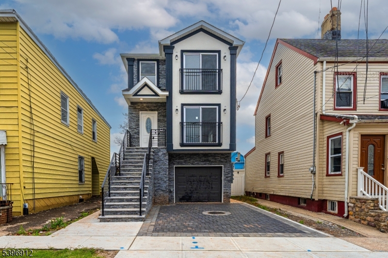 840 Martin Street Elizabeth, NJ 07201 - Photo 2 of 33