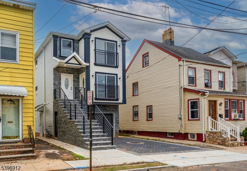 840 Martin Street Elizabeth, NJ 07201 - Photo 3 of 33