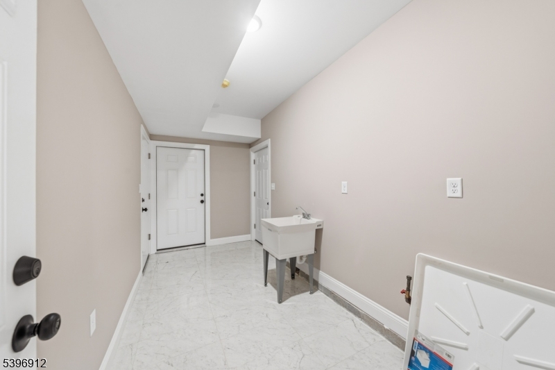 840 Martin Street Elizabeth, NJ 07201 - Photo 31 of 33