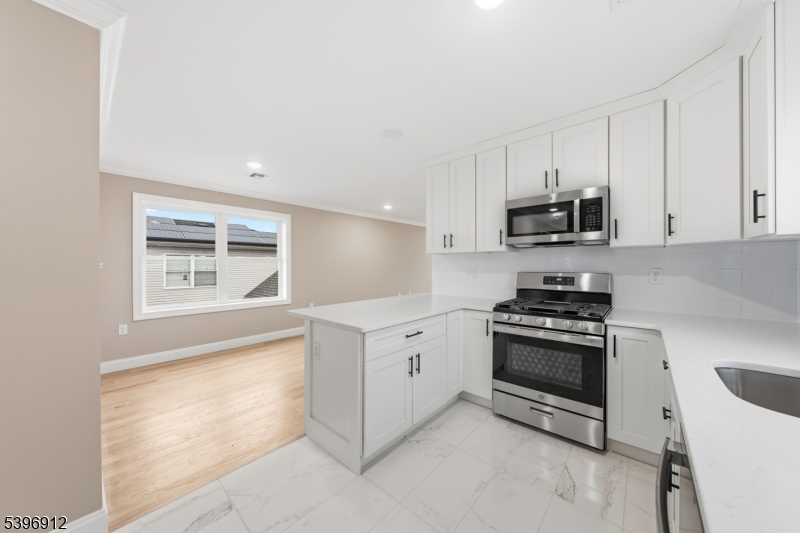 840 Martin Street Elizabeth, NJ 07201 - Photo 5 of 33